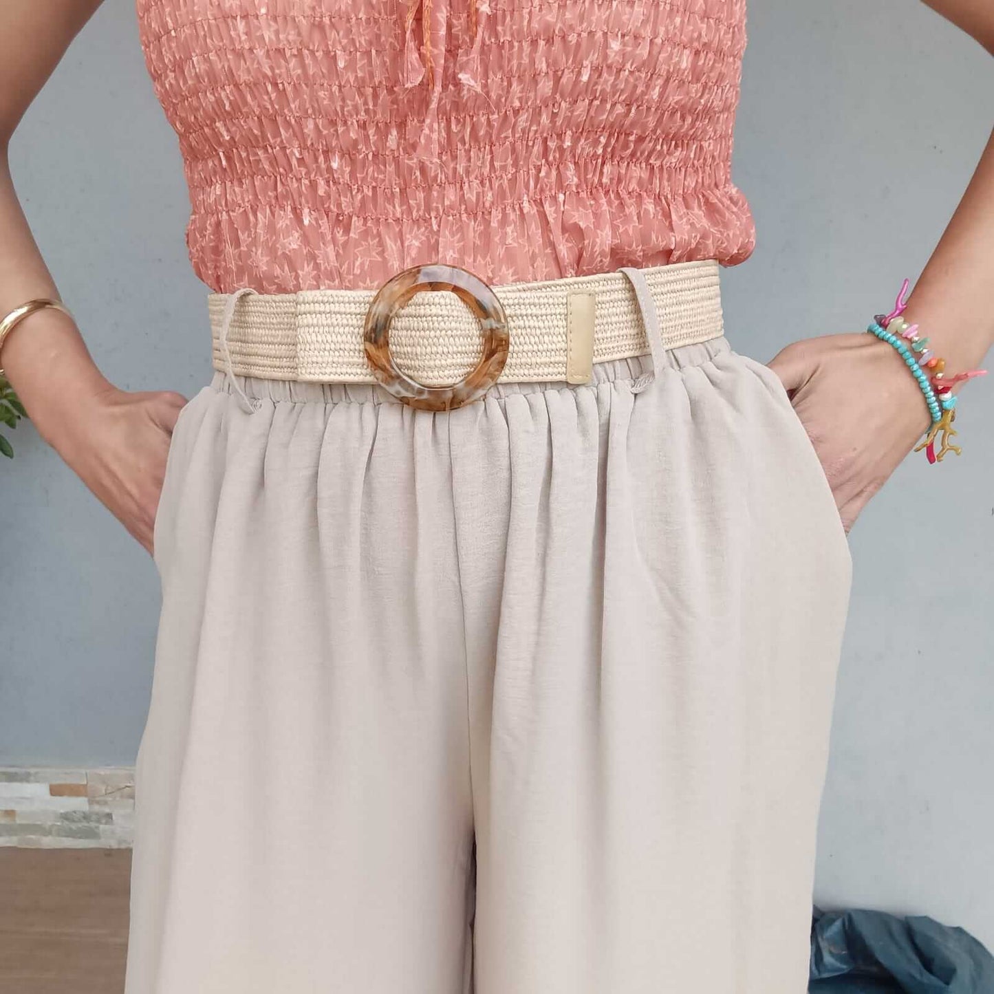 LEA PANTALÓN CON CINTO
