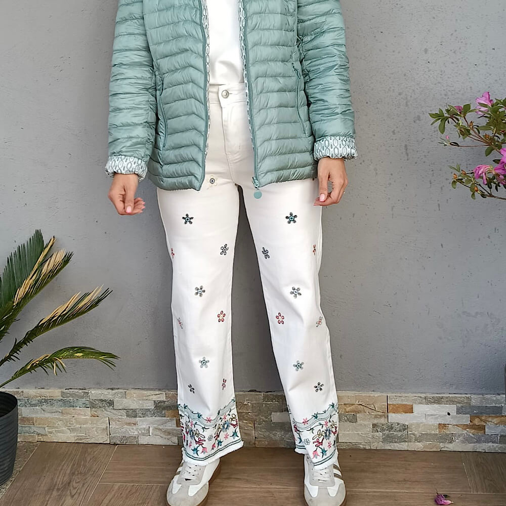 MENÁRA PANTALÓN BORDADO