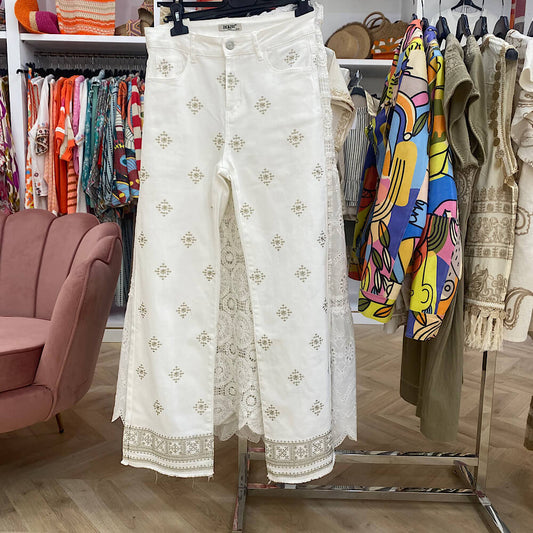 B3865 PANTALÓN BORDADO BLANCO/DORADO
