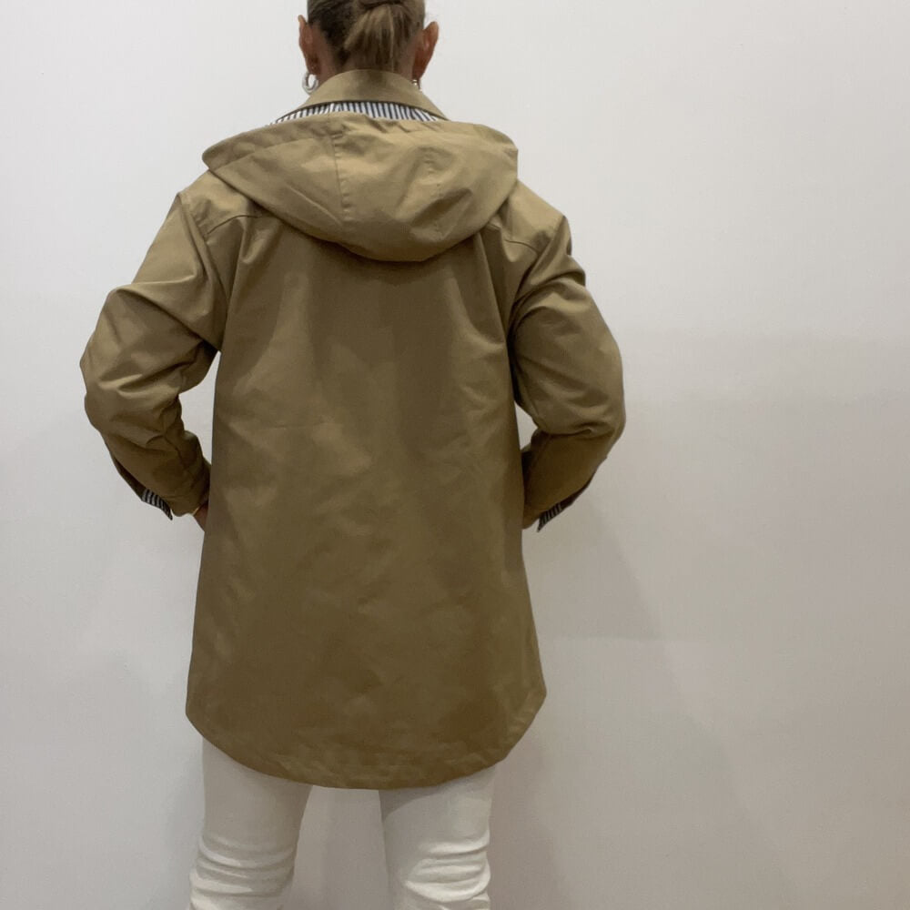 Z56 GABARDINA CAPUCHA